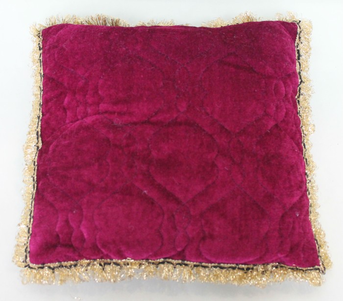 Р1293 Подушка орденская бархат (30*30см)