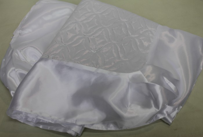 Р9744 Б/С Покрывало стеганное атласное с валаном 110*200см