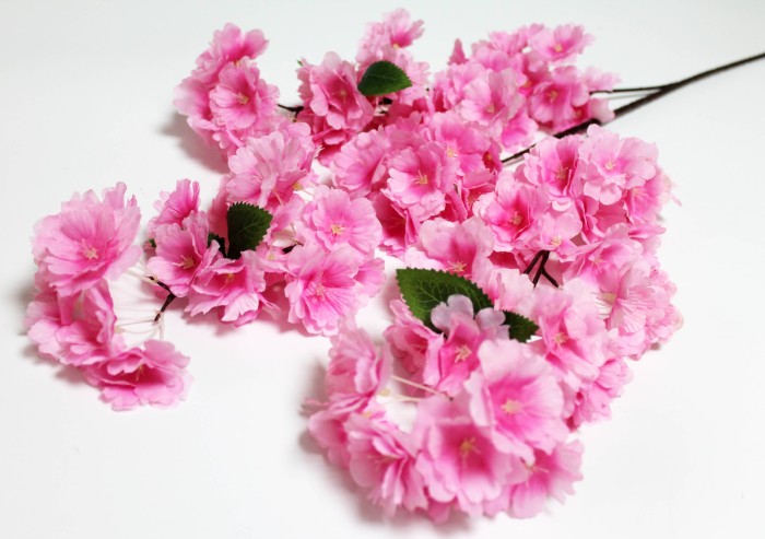 В12121 Б/С Ветка Японская вишня тройная 95см(5шт)