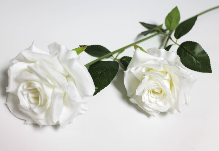 В12263 Б/С Ветка крупная роза 2 гол."Гран при"78см