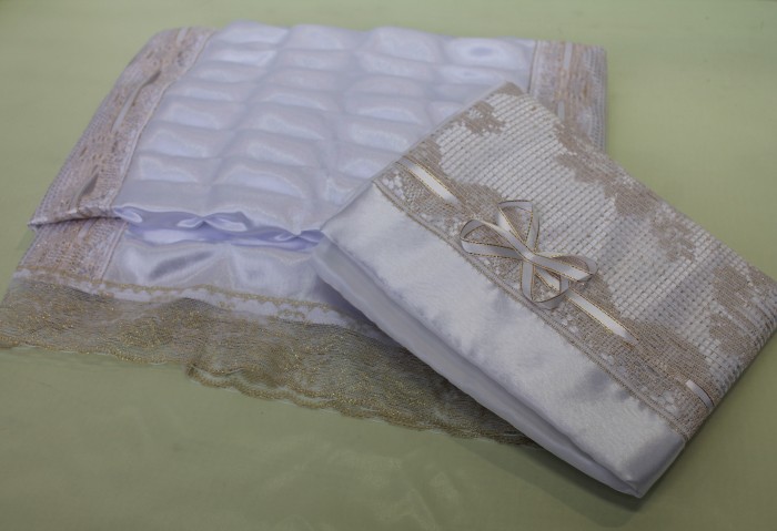 Р5552 Комплект ПЛТМ (покрывало 200*100 двойное,наволочка 55*45 синтипон,отделка кружево,лента)