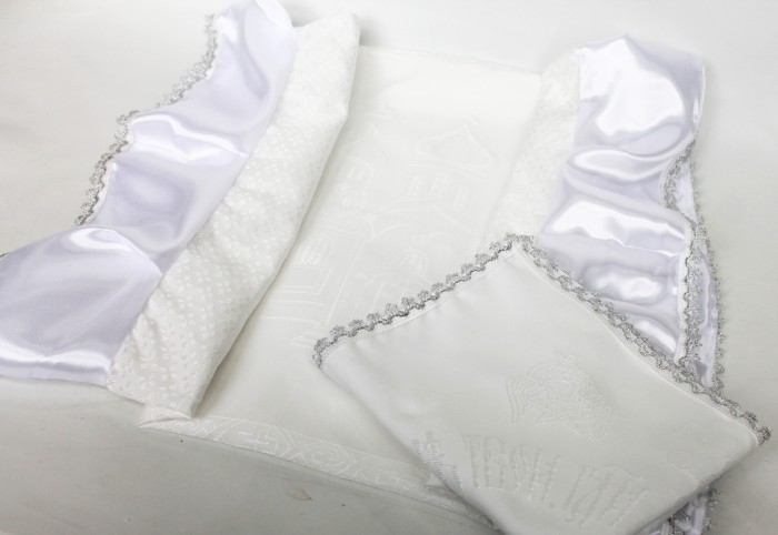 Р11094 Комплект "Крест, молитва, храм" жаккард с воланам