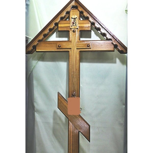 Р5412 Крест на могилу дуб с фигурной крышей и иконой Н-250