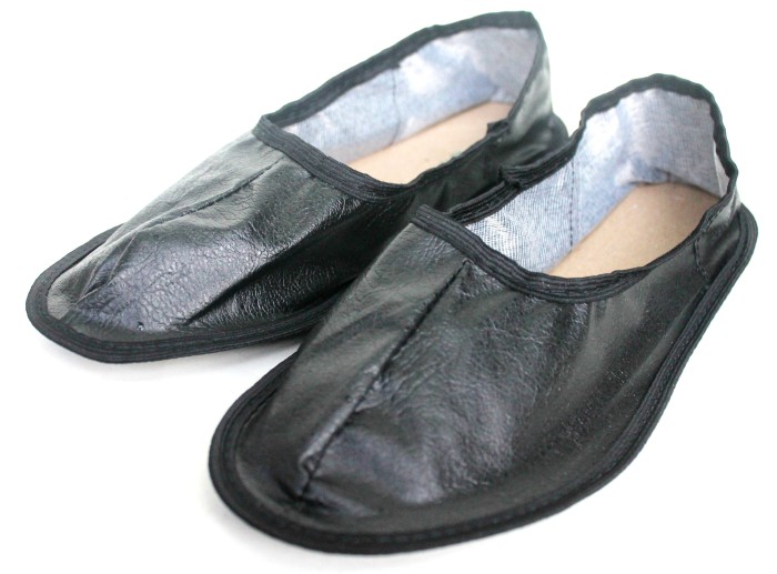 Р1682 Следки ритуал. кож/зам. черные/белые