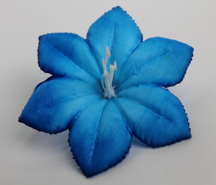 Г11720 Клематис 3 цвета с тычин."Муха"d=10см(100шт)