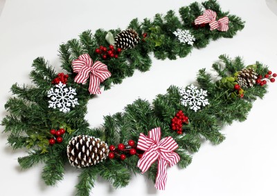 ЛЗ12119 Б/С Лиана еловая,уже украшенная,с крупными шишками &quot;Морозко&quot;H180см 