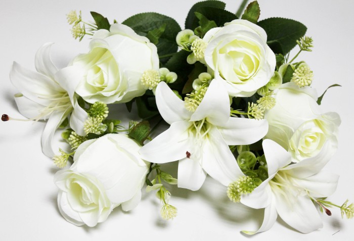 Б12289 Б/С Букет Супер бутылочных 4 бут.с латексной 3 лилии 62см 