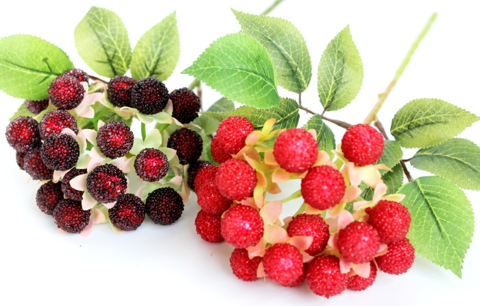 В10559 Б/С Ветка земляника лесная Н35см(4шт)