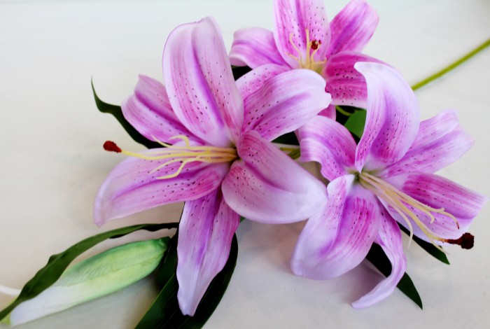 В9011 Б/С Ветка лилии"Янтарная"3г.+1б.Н103см(4шт)