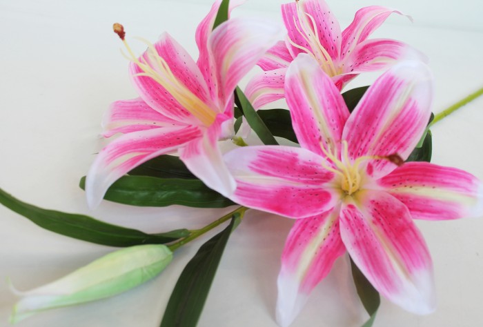 В9011 Б/С Ветка лилии"Янтарная"3г.+1б.Н103см(4шт)