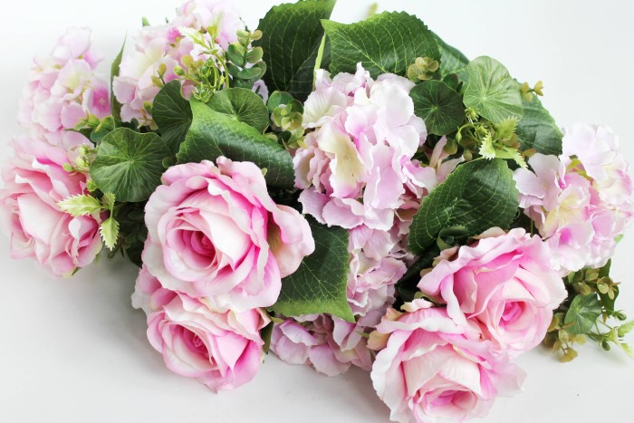 Б11952 Б/С Куст-композиция 5гол.гортенз.и 5гол.розы с добавками 65см