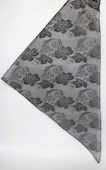 Р3033 Косынка "Чёрная роза"