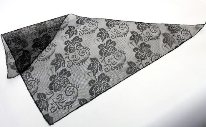 Р3033 Косынка "Чёрная роза"