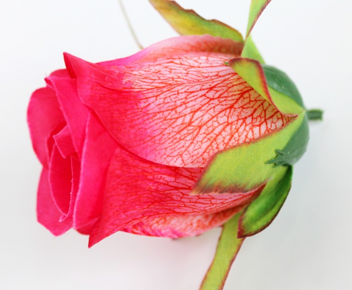 Г11339 Б/С Бутон розы бутылочной в розетке Н=9см(20шт)