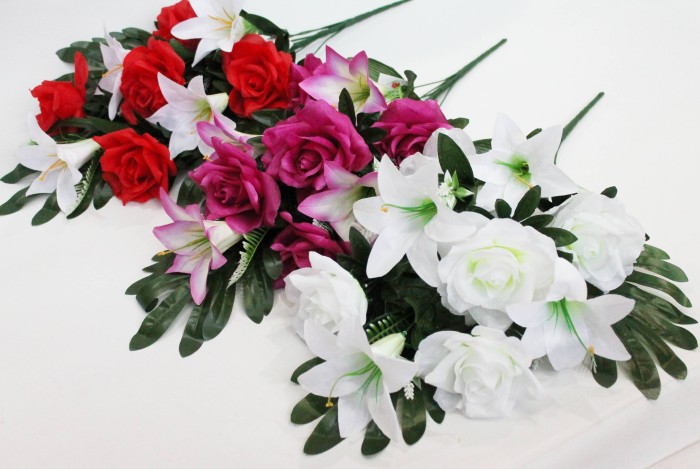 Б11882 Букет веерный роза с лилией и 3 лист.монстеры 9в.65см