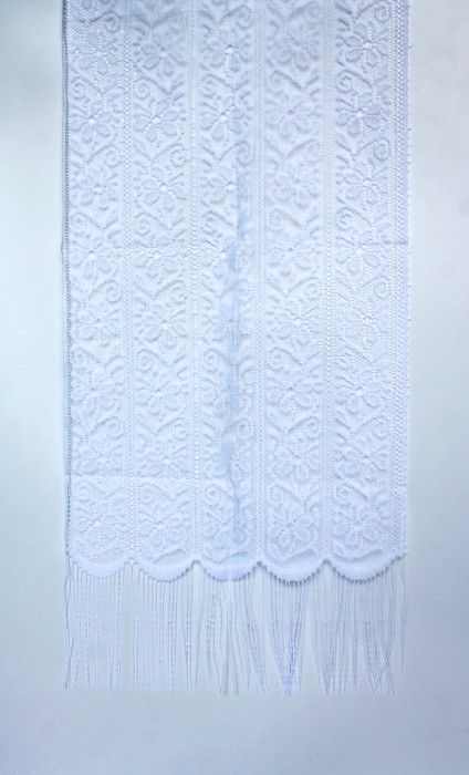 Р3509 Шарф белый/черный с кистями