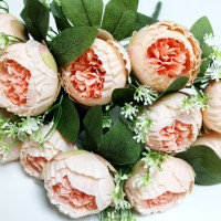 Персиковый